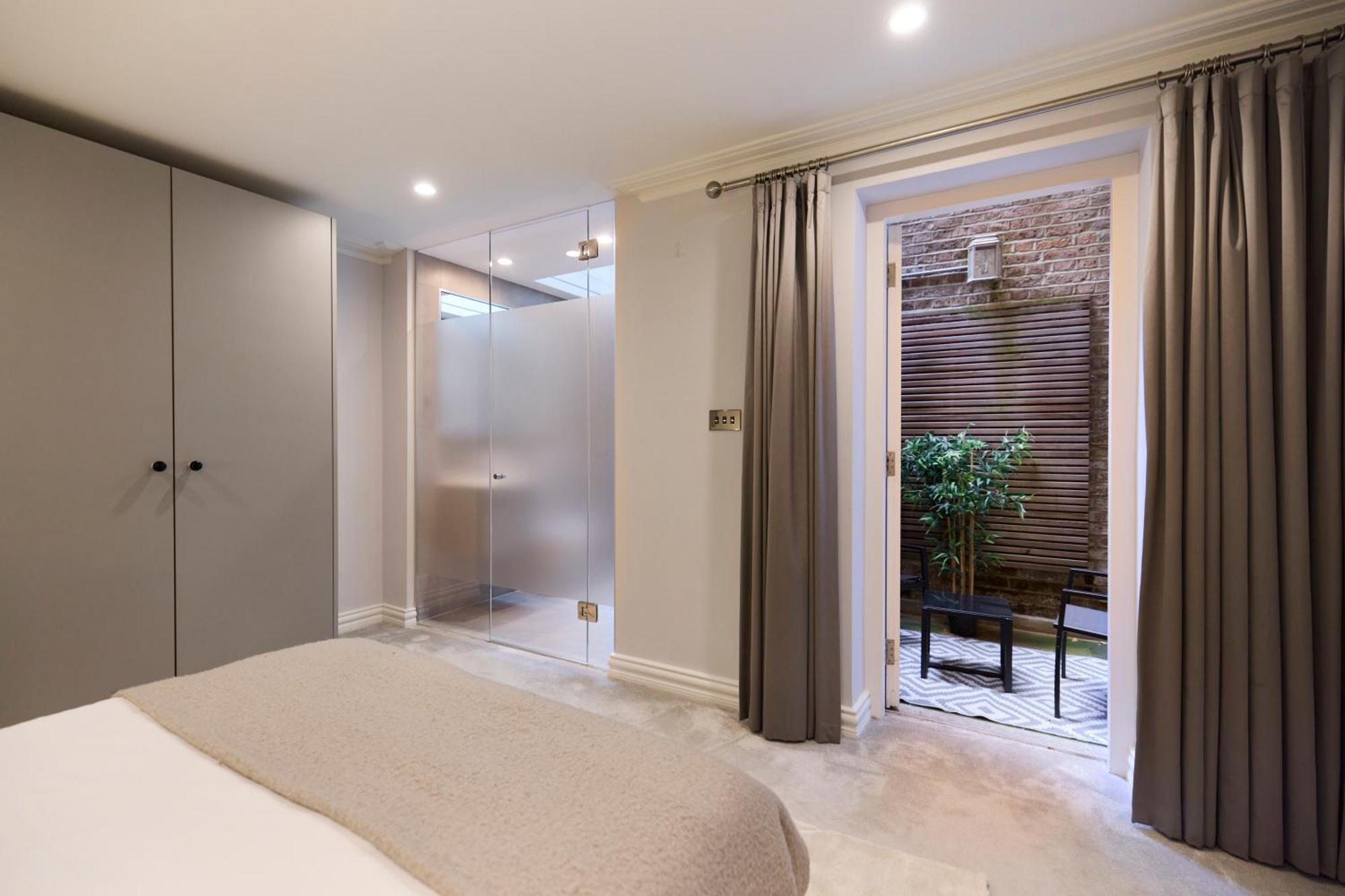 The Bayswater Retreat - Adorable 3bdr Flat With Balcony Londra