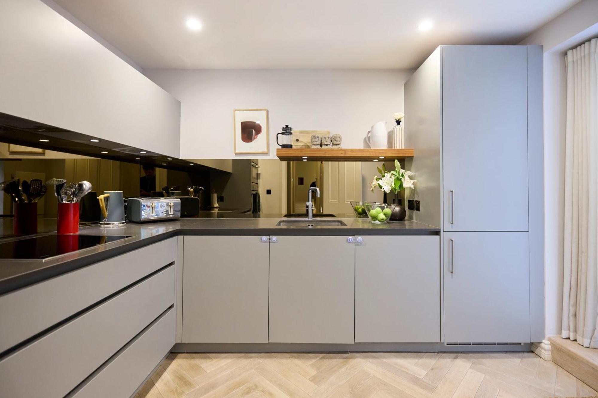 The Bayswater Retreat - Adorable 3bdr Flat With Balcony