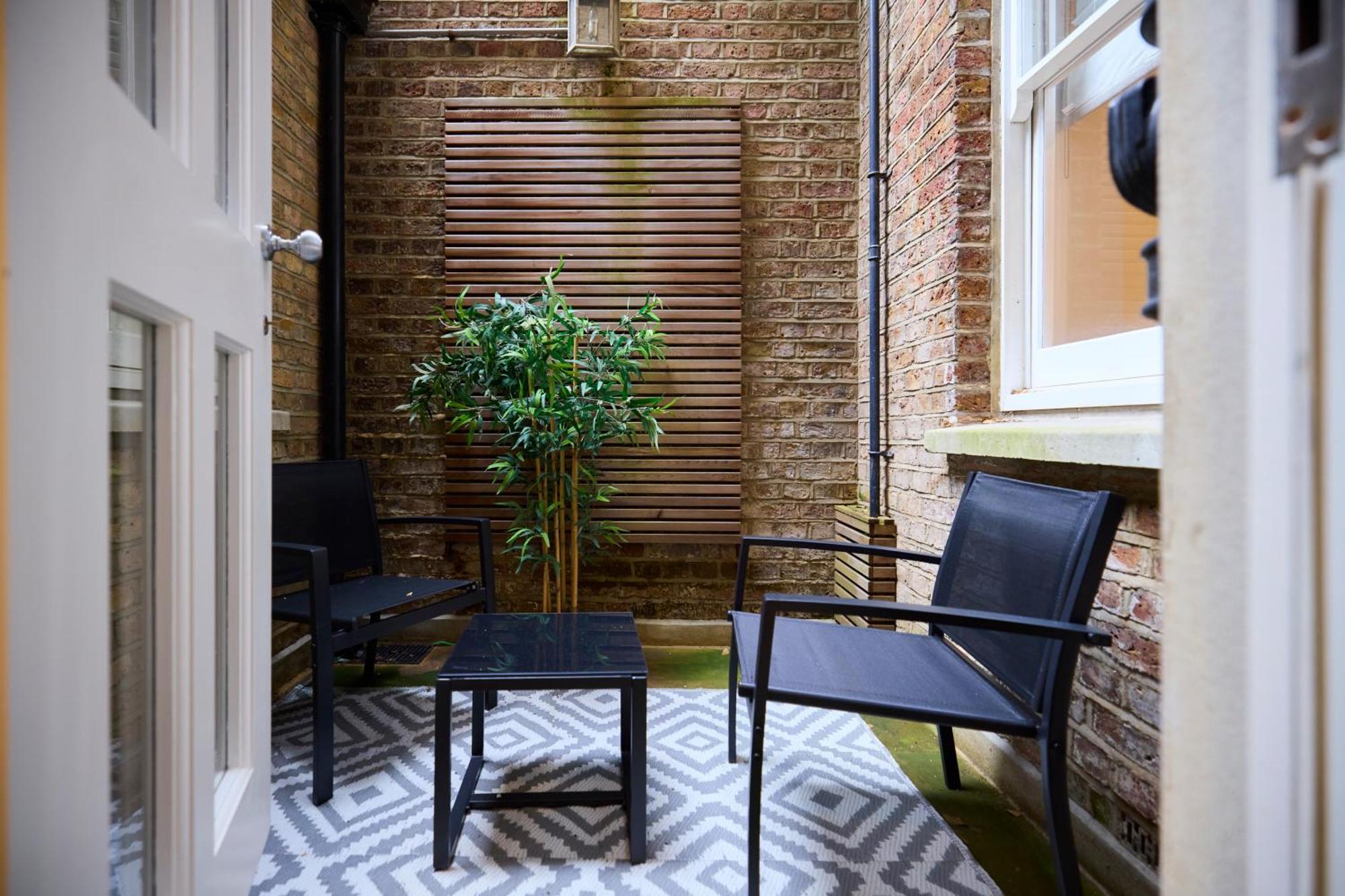 The Bayswater Retreat - Adorable 3bdr Flat With Balcony Appartamento