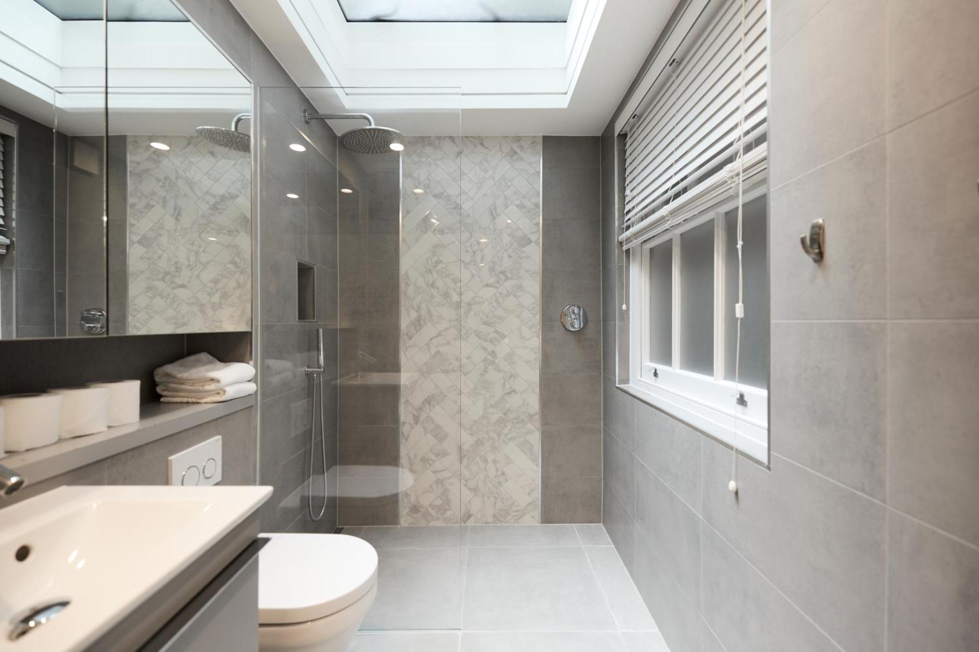 The Bayswater Retreat - Adorable 3bdr Flat With Balcony Londra