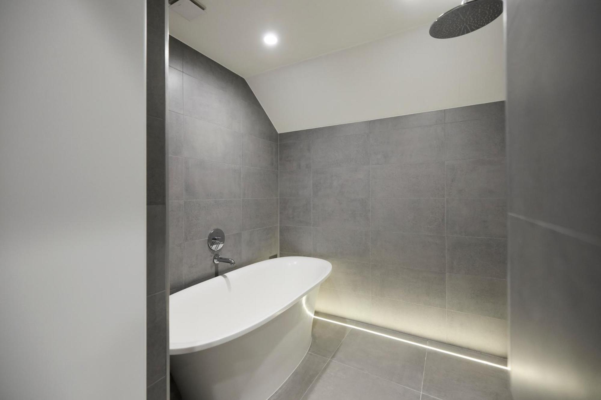 The Bayswater Retreat - Adorable 3bdr Flat With Balcony * Londra