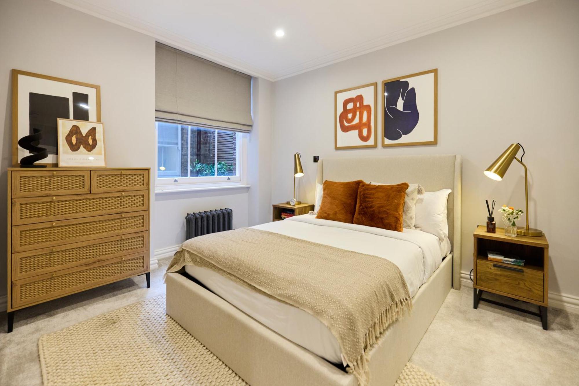 The Bayswater Retreat - Adorable 3bdr Flat With Balcony *