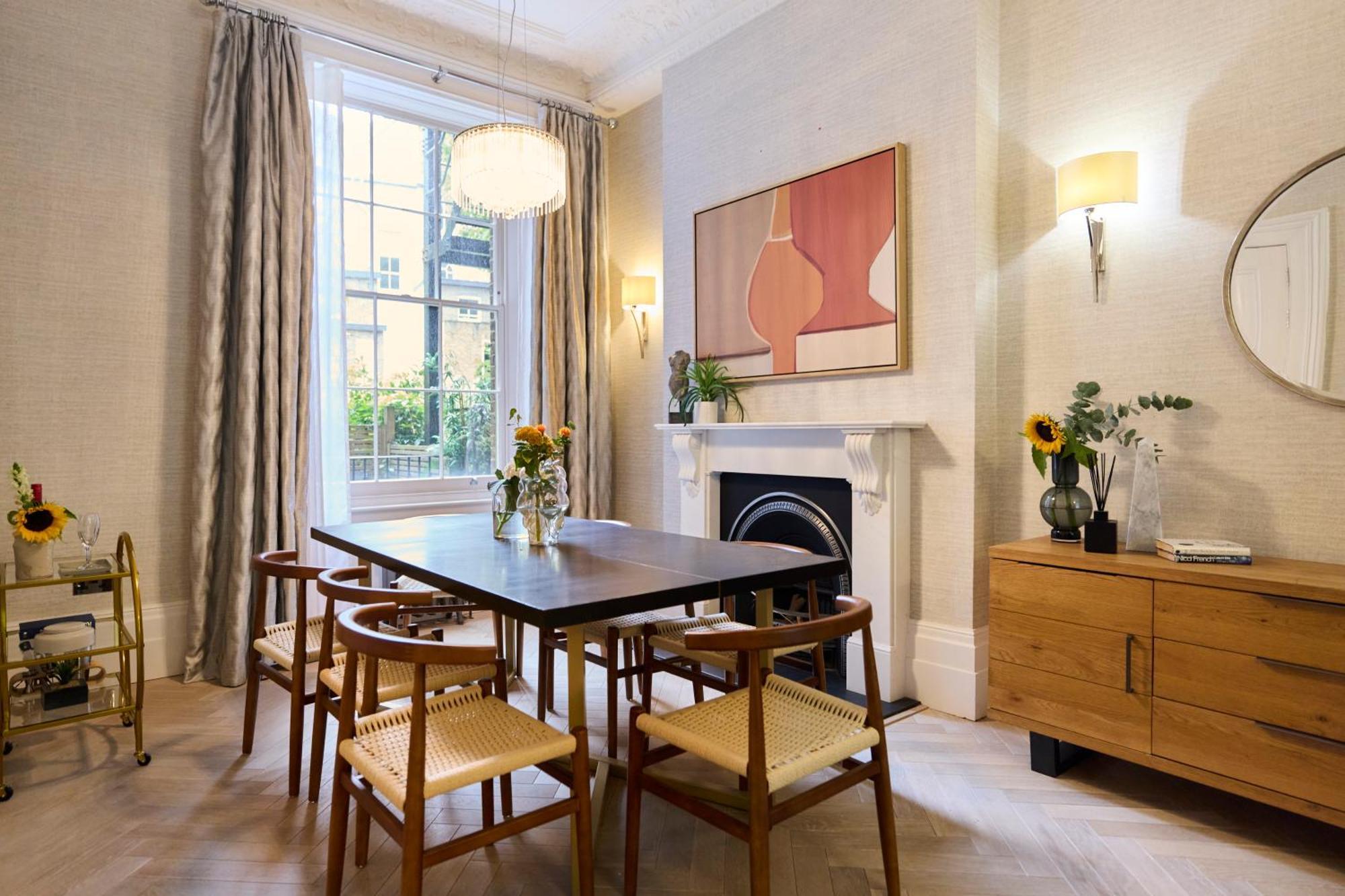 The Bayswater Retreat - Adorable 3bdr Flat With Balcony * Londra